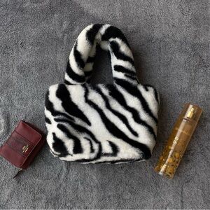 Claire’a Fluffy coquette y2k zebra print bag